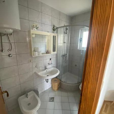 And Hoselito U Centru Makarske Pensionat Makarska