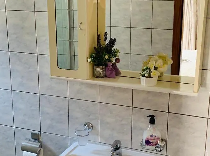 And Hoselito U Centru Makarske Гостьовий будинок