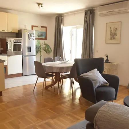 Gasthof And Hoselito U Centru Makarske Makarska