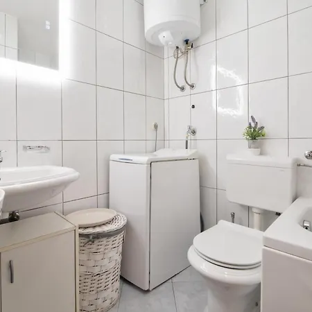 Hoselito U Centru Makarske Pensjonat 3*