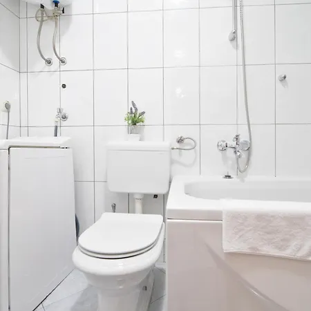 Hoselito U Centru Makarske Pensjonat 3*