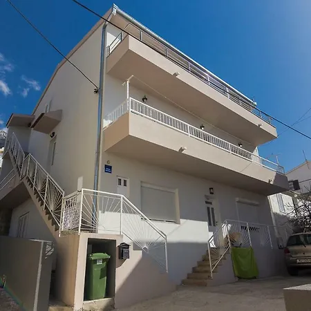 And Hoselito U Centru Makarske 3* Makarska