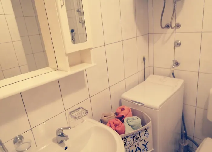 And Hoselito U Centru Makarske Makarska