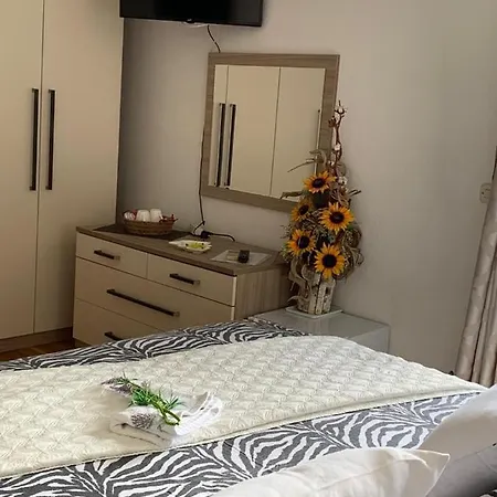 And Hoselito U Centru Makarske Гостевой дом Макарска