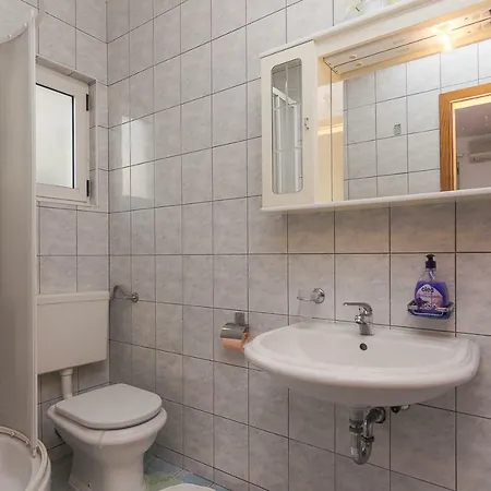 And Hoselito U Centru Makarske Макарска