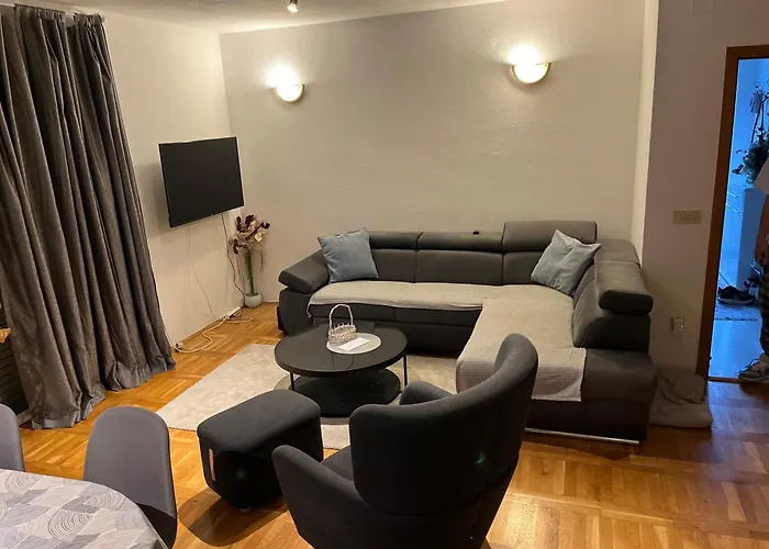 And Hoselito U Centru Makarske Guest house Makarska